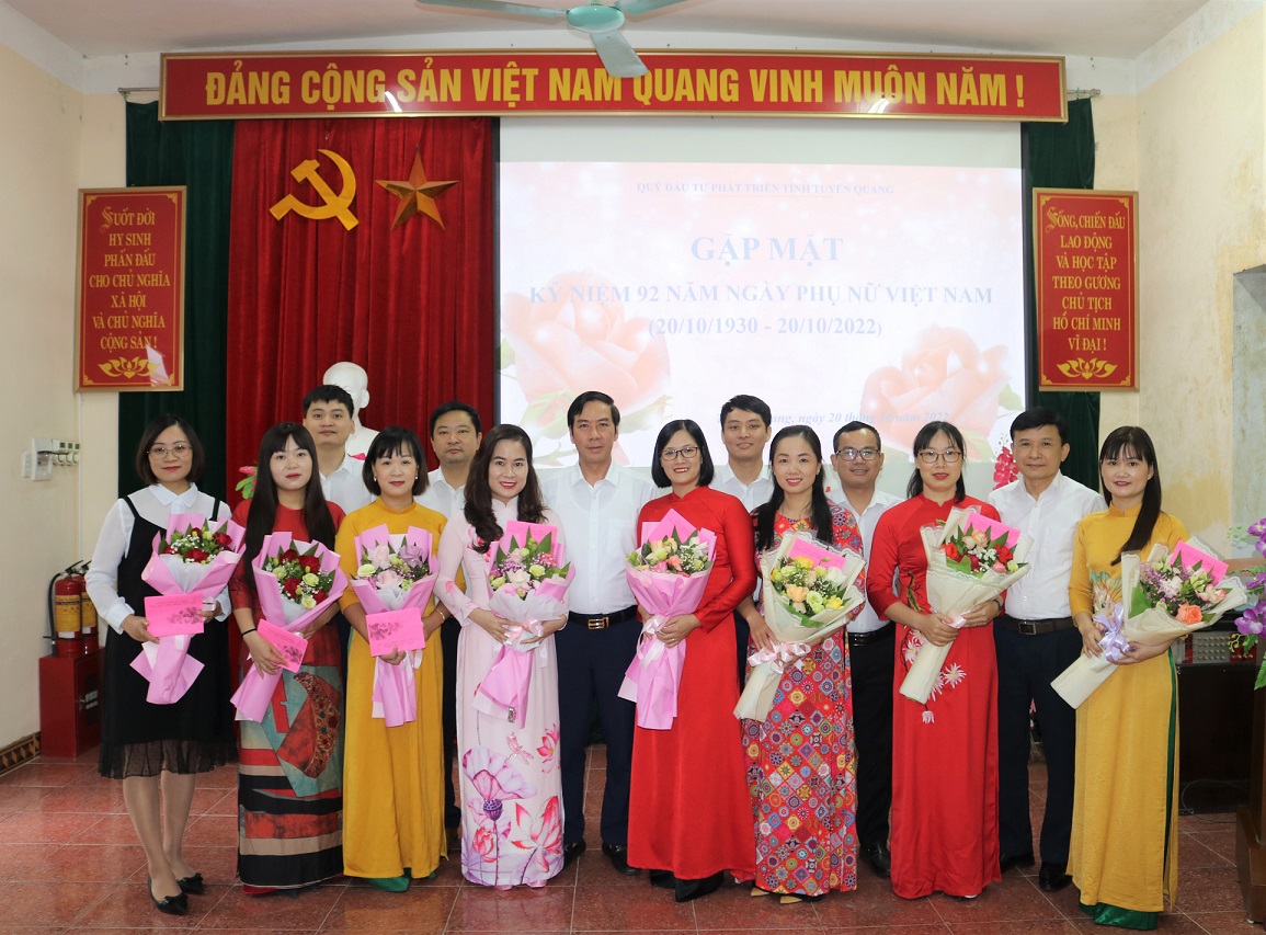 Quỹ Đầu tư phát triển tỉnh Tuyên Quang Gặp mặt kỷ niệm 92 năm ngày thành lập Hội LHPN Việt Nam và ngày Phụ nữ Việt Nam (20/10/1930 - 20/10/2022)