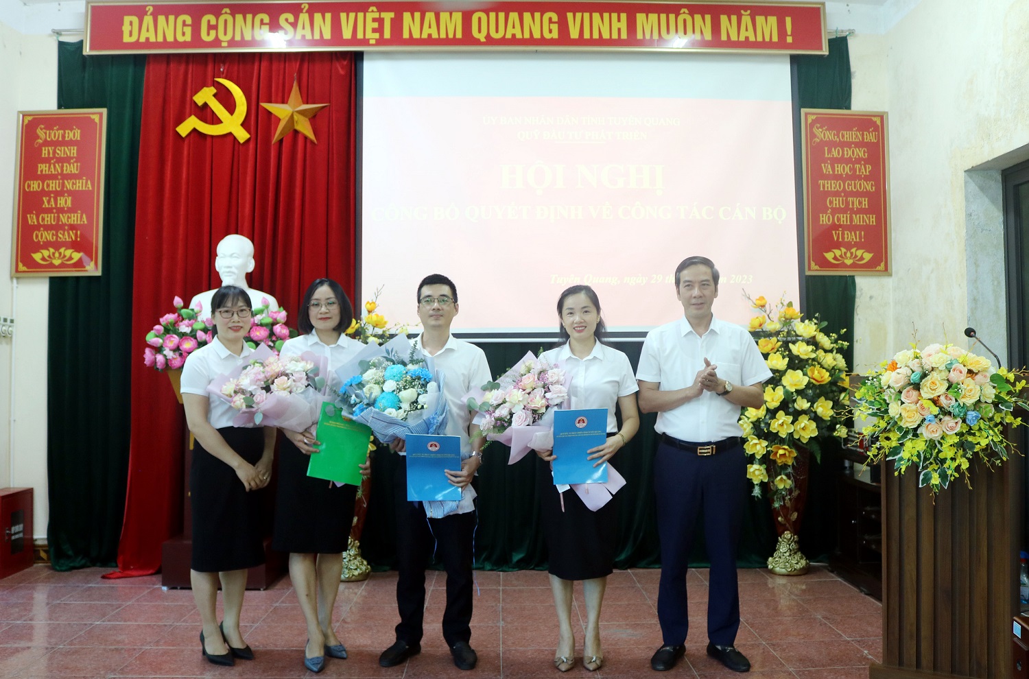 Quỹ Đầu tư phát triển tỉnh Tuyên Quang công bố các quyết định về công tác cán bộ
