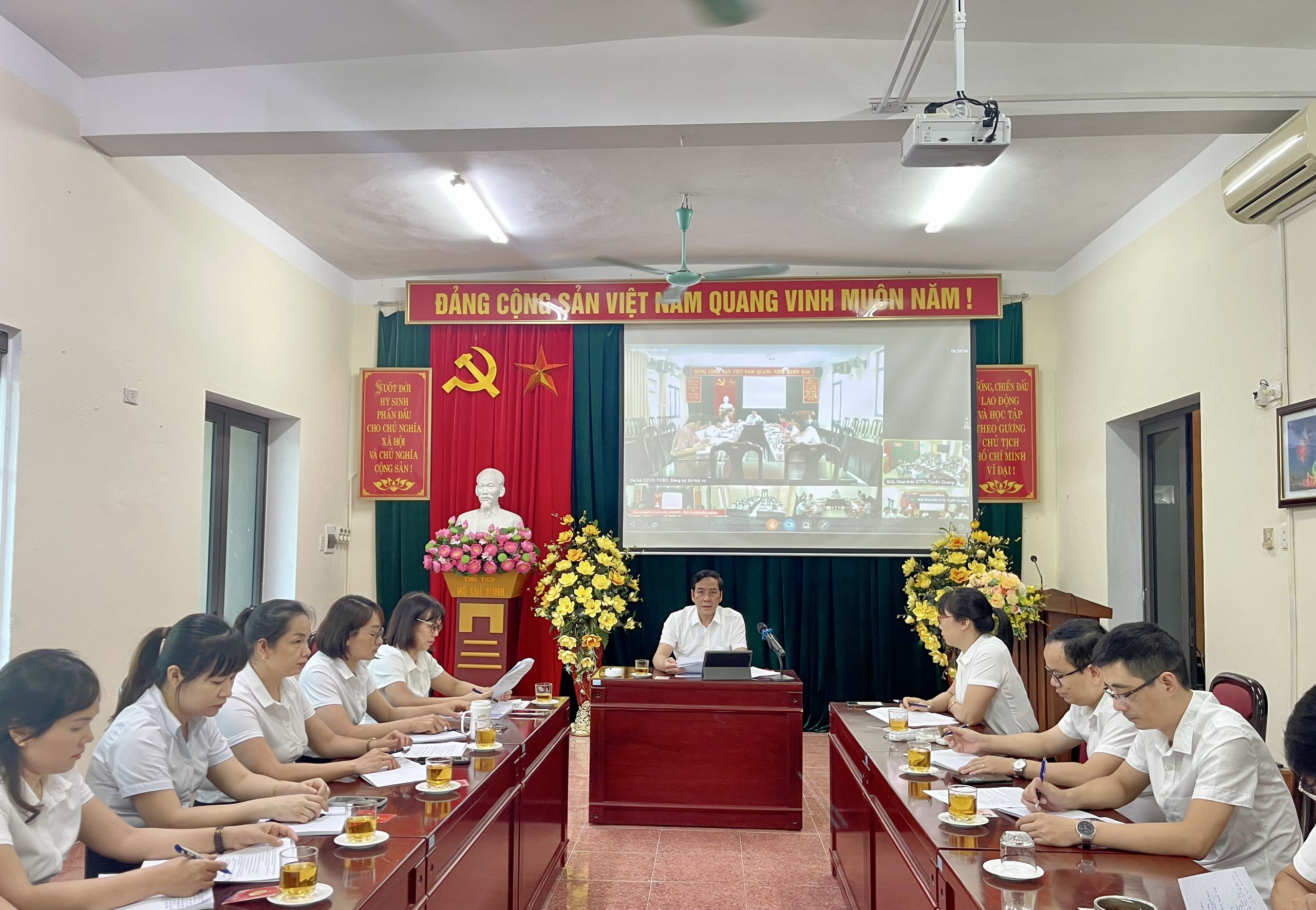 Chi bộ Quỹ Đầu tư phát triển tỉnh Tuyên Quang tổ chức sinh hoạt thường kỳ tháng 5 năm 2024