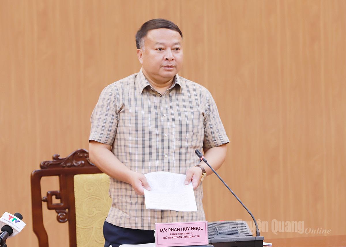 Chủ tịch UBND tỉnh Phan Huy Ngọc làm việc với Sở Tài chính