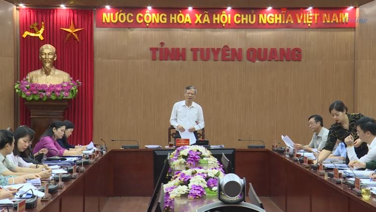 UBND tỉnh họp phiên thường kỳ tháng 3